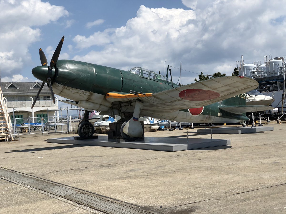 リョーマ 北九育ち בטוויטר 烈風改 子供の頃から読み漁ってた戦史の中で夢想した幻の翼 まさか目の前に現れるなんて 機首の逞しさ 排気タービン装備で00馬力の逞しさ 武装の精悍さ 必殺の五式30ミリ機銃の精悍さ 緩い逆ガル翼が優美さの中に威圧感を漂わせて