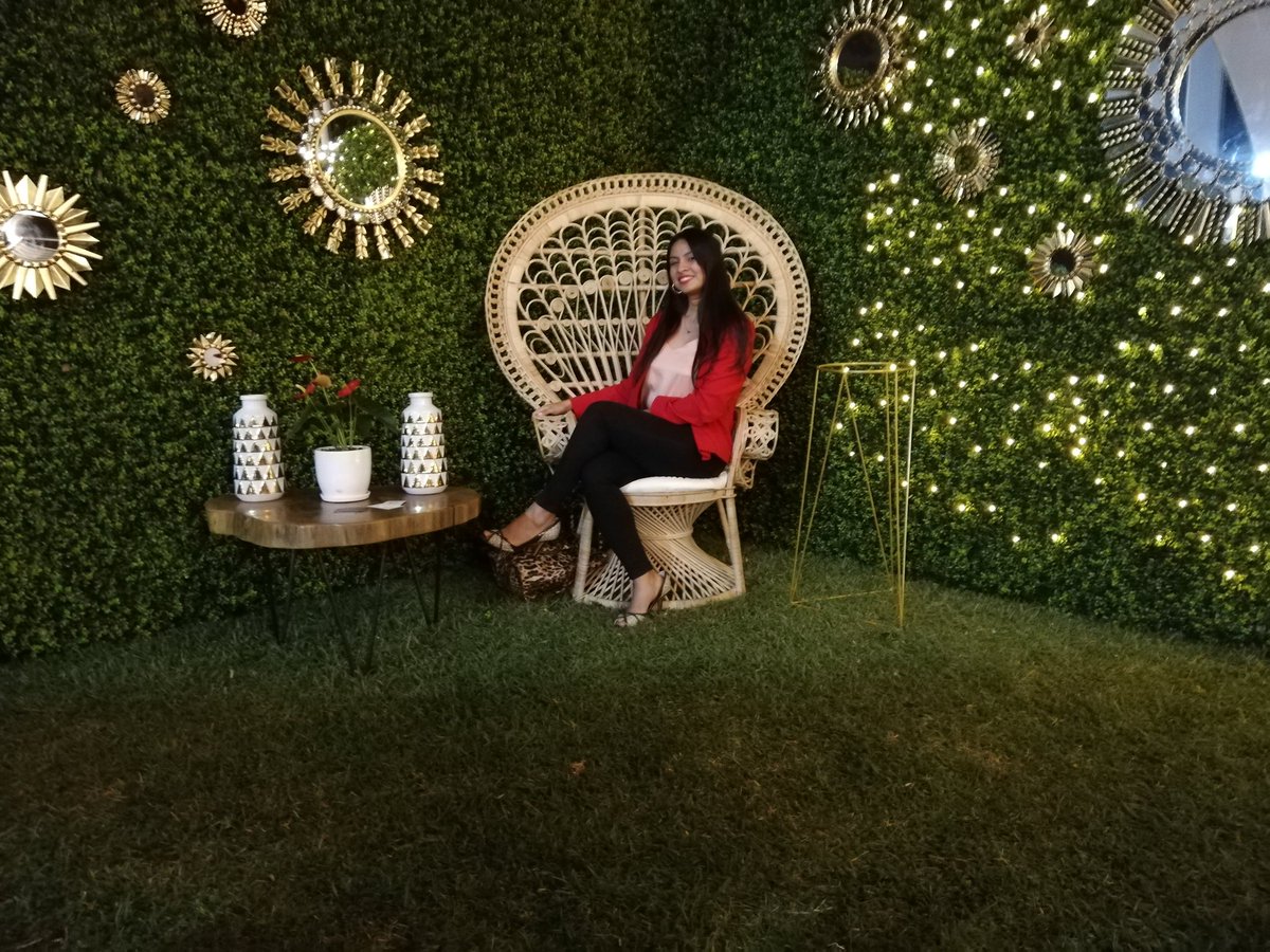 cimenaconx's tweet image. #Expodeco2019
Best day ever.