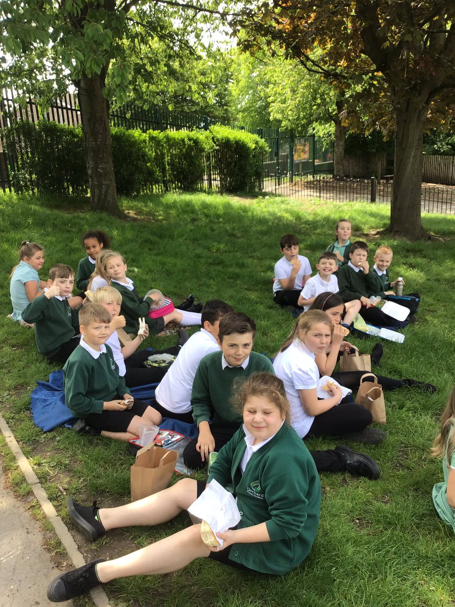5Sycamore's tweet photo. Year 5 loving our teddybear’s picnic
#funinthesun #outdoordining #teddybearspicnic https://t.co/AgW4FK1tBh