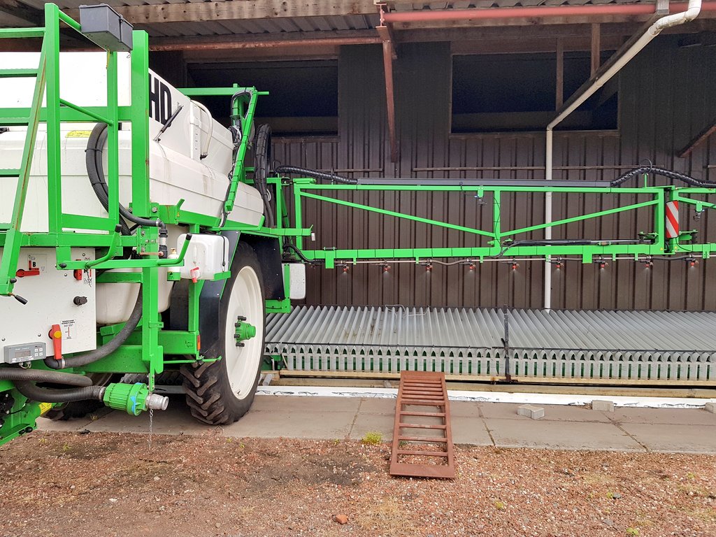 jrdejongodoorn's tweet photo. De spuitmachine weer gekeurd bij MCV. Alles voldoet nog prima aan alle eisen. #sklkeuring https://t.co/6MbVwPqWNI