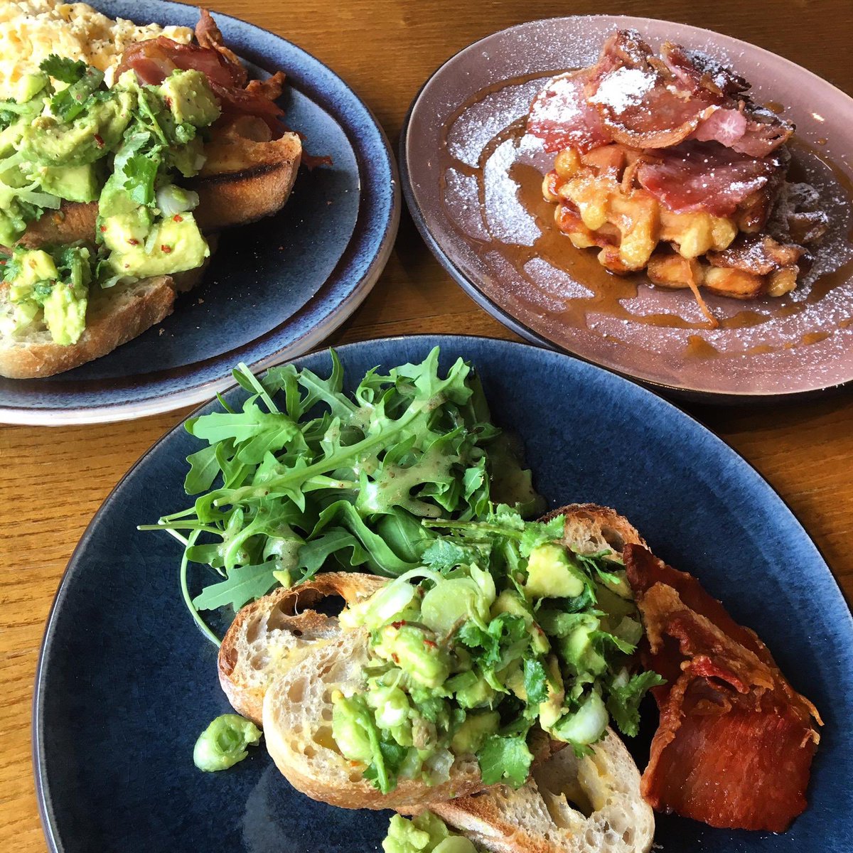 We’re warming up for brunch today, served between 9-11.30 every week day 
#brunch #bedfordbrunch #bedfordindies #waffles #sourdough #independentbusiness #bedfordbusiness #coffeeshop #bedfordcoffee