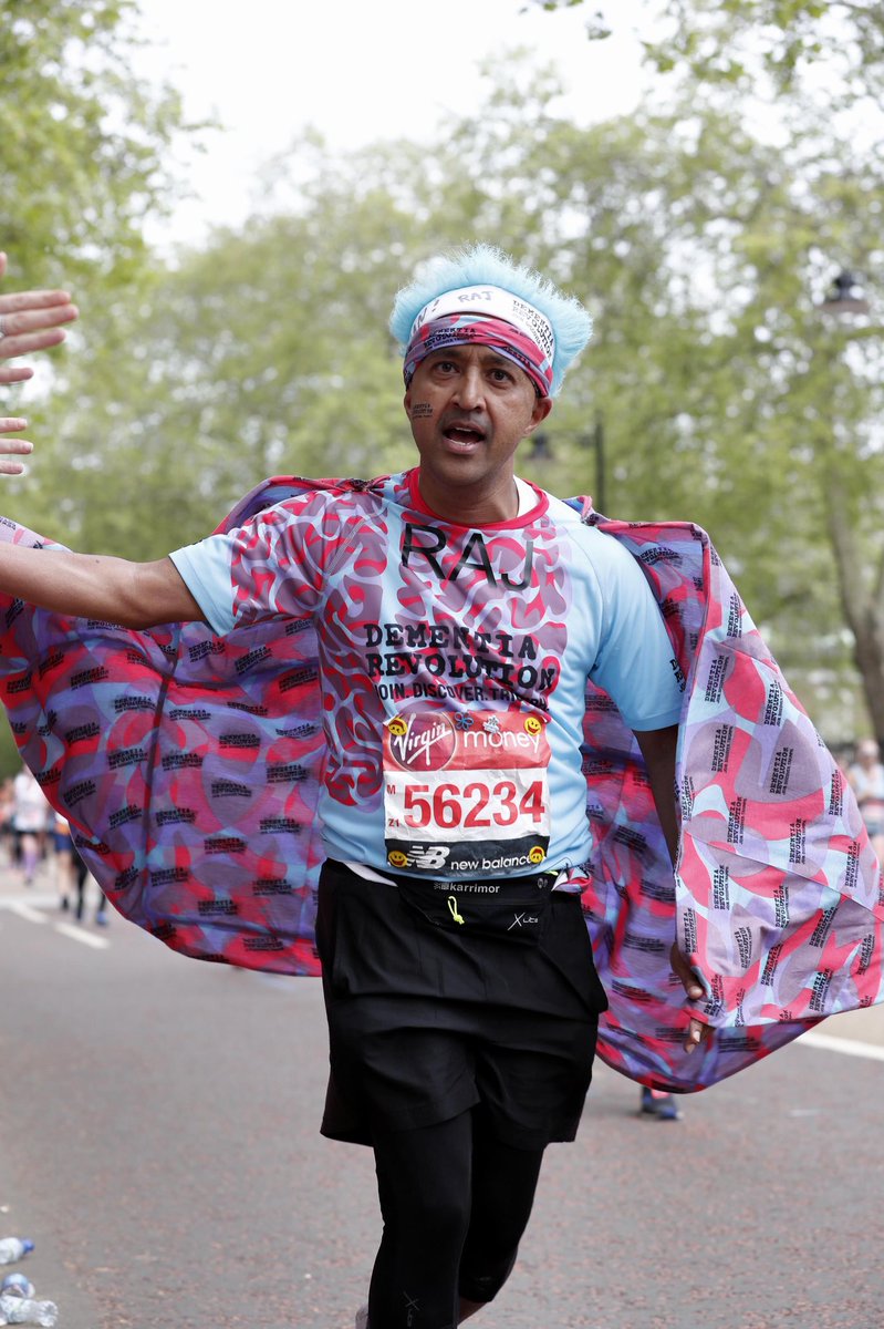 therajrpatel's tweet photo. @LondonMarathon I was the #naughty #boy in the #Classof2019 #zigzagging #left & #right #highfiving #cheering #shouting It was an #amazing #experience A BIG THANKS to everyone involved #family #friends #spectators #volunteers #organisers #loved #everystep @DementiaRev @alzheimerssoc @ARUKnews https://t.co/yxFZihP5ly