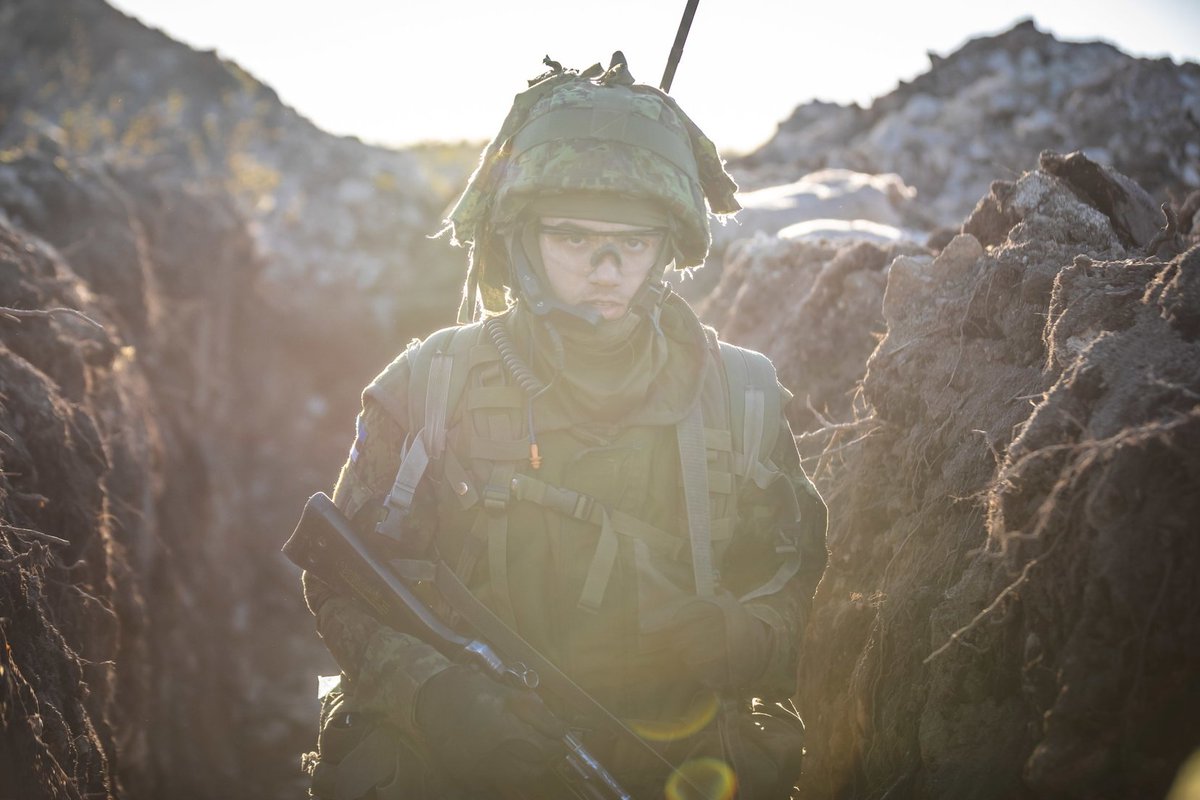 NATOJFCBS's tweet image. 👀 Some more pictures from the exercise #SpringStorm in #Estonia 🇪🇪! Yesterday, Estonian soldiers from the 2nd Infantry Brigade conducted some live-firing training on the range 🏹🎯🔥. They are training hard to maintain ready and capable! 💪 #WeAreNATO #Kevadtorm #SpringStorm2019