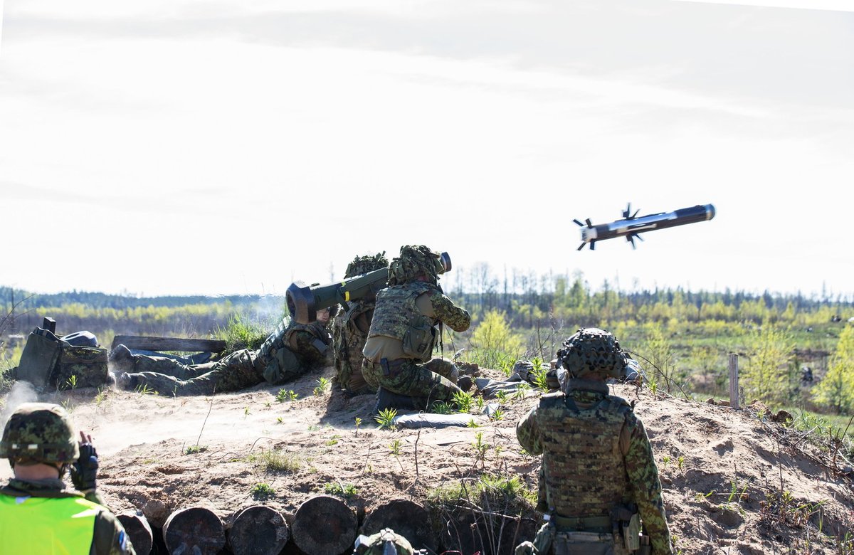 NATOJFCBS's tweet image. 👀 Some more pictures from the exercise #SpringStorm in #Estonia 🇪🇪! Yesterday, Estonian soldiers from the 2nd Infantry Brigade conducted some live-firing training on the range 🏹🎯🔥. They are training hard to maintain ready and capable! 💪 #WeAreNATO #Kevadtorm #SpringStorm2019