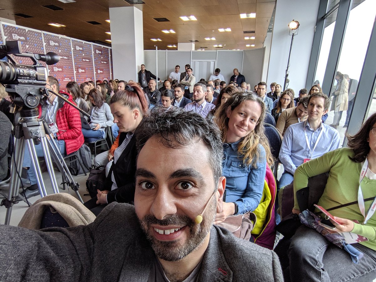 jockbu's tweet photo. Just about to start my talk at @DevTalksRo . What's up with my face?! #creepyeyes #prodmgmt #productmanagement #ethics https://t.co/cgfntebEYu