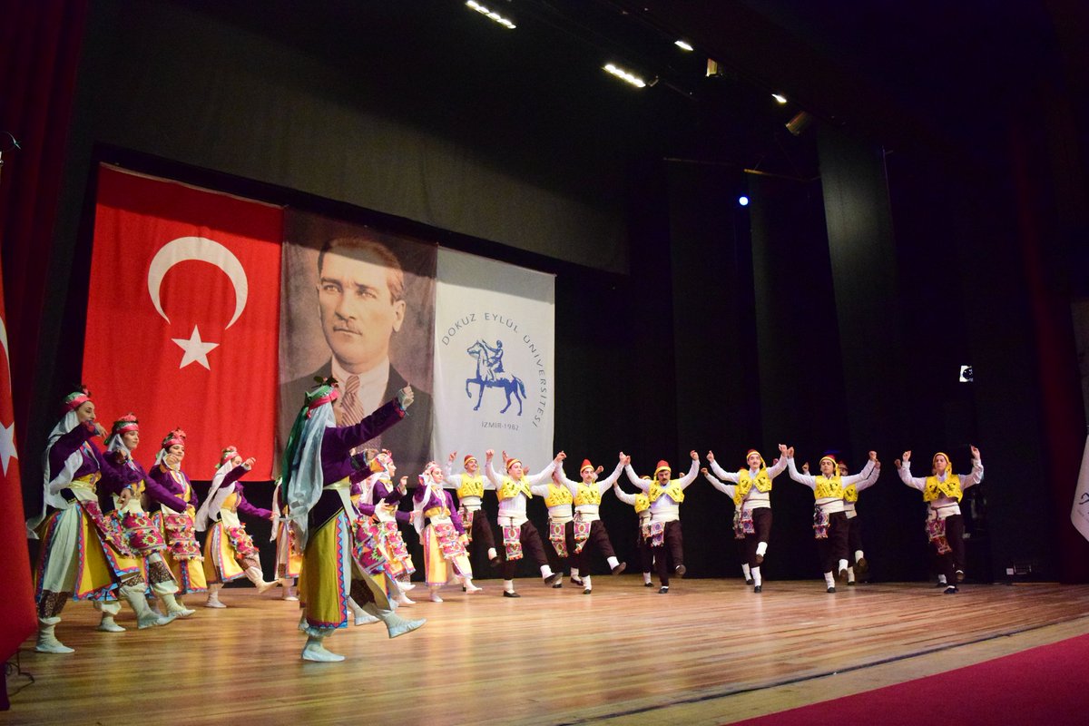 DEUDFAT1992's tweet photo. Balkanlardan Anadolu'ya Barış Raksı adlı gösterimizden görüntüler - 1 📸 https://t.co/qrE3ksGZ25