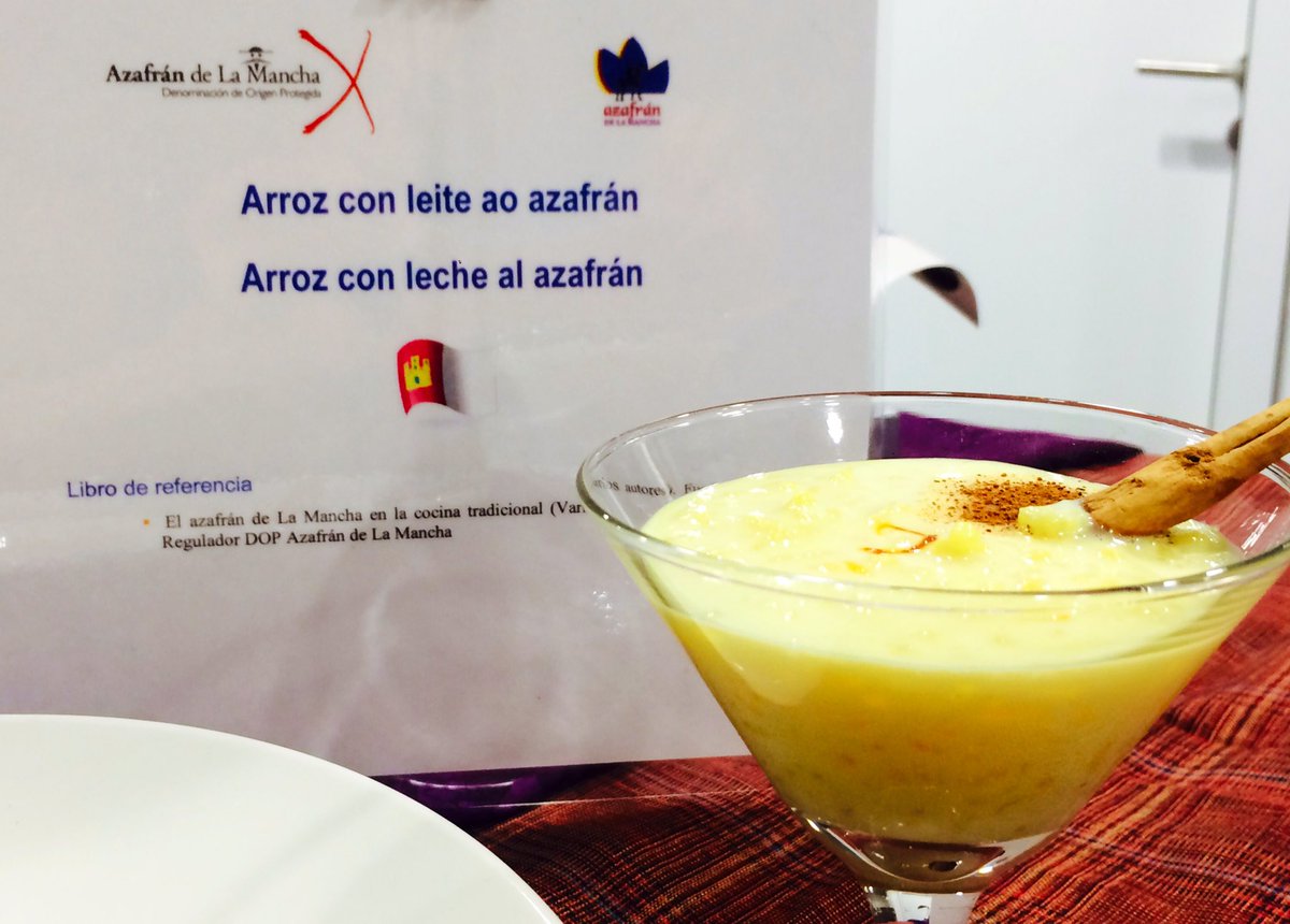 CarlosOrozaCIFP's tweet photo. Onde estamos neste momento? Aprendendo moito na charla de #AzafrándeLaMancha
Alumnado de #CSDIRSERV e #CSDIRCOC que están estudando as DOP nacionais coñecen de primeira man este valioso produto, xa fixeron prácticas con él e o resultado é...espectacular!! #aprenderfacendo https://t.co/amq3OsUtNs