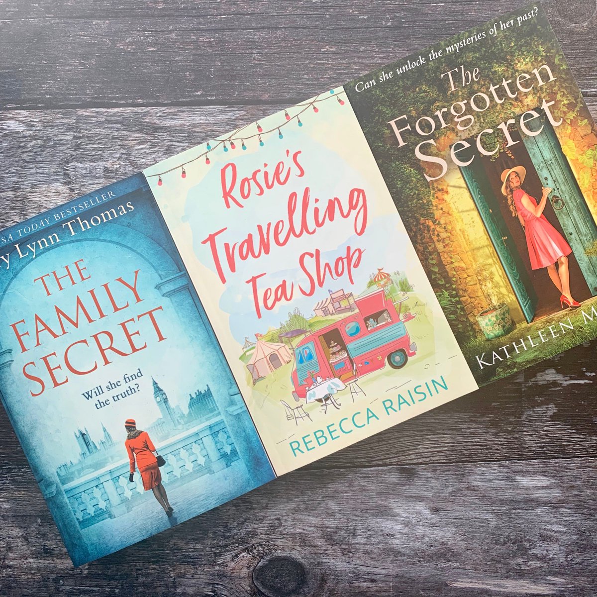HQDigitalUK's tweet photo. 🎉We're celebrating a bumper paperback publication day! Congratulations to all these wonderful authors: @jaxandwillsmum @KathMcGurl @darrensully @TLThomasBooks @Scribbler_Maxi Anne Doughty 

Start reading them today! https://t.co/2WJs5G5HVc https://t.co/ZQHPvhazA6