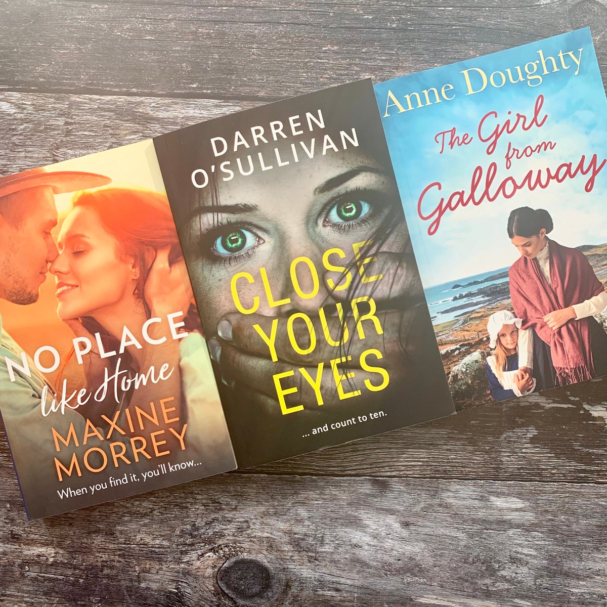 HQDigitalUK's tweet photo. 🎉We're celebrating a bumper paperback publication day! Congratulations to all these wonderful authors: @jaxandwillsmum @KathMcGurl @darrensully @TLThomasBooks @Scribbler_Maxi Anne Doughty 

Start reading them today! https://t.co/2WJs5G5HVc https://t.co/ZQHPvhazA6