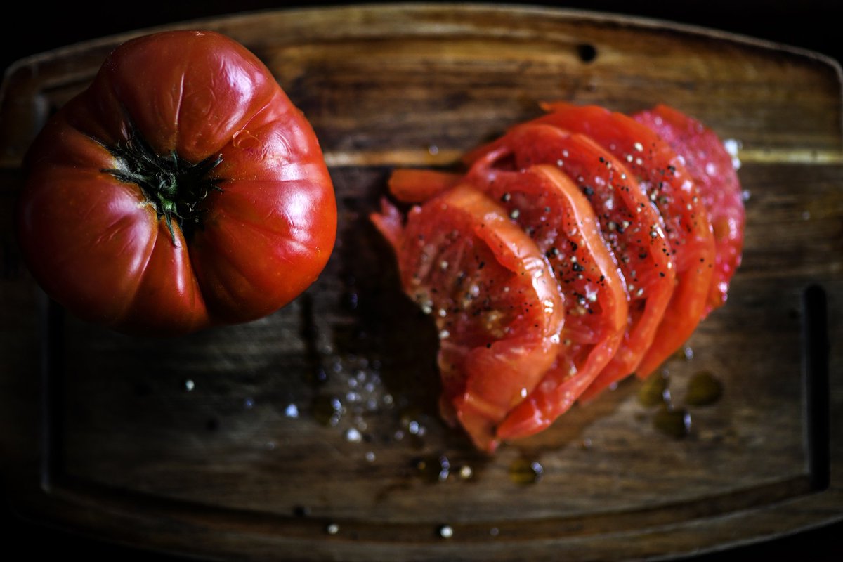 We let our produce do the talking. This is a Vesuvio Tomato. The Pomodorino Vesuviano is grown in the region of Campagna, around Mt Vesuvius, it is the oldest and most typical variety grown in the region.
#Vesuviotomato #Freshproduce #winerestaurant #Cabotte #eeeeeats #instafood