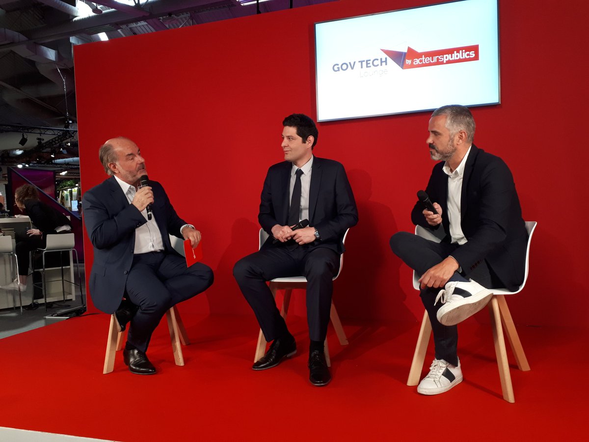 CathCervoni's tweet image. &quot;Le papier a fait son temps&quot; dématérialisation et digitalisation des processus pour optimiser la Gestion des Ressources Humaines avec le cloud de @Oracle_France #GovTech à #VivaTech #VivaOracle sur le plateau TV de @acteurspublics animé par @PMVidalAP