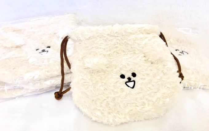 もさおのもさもさ巾着ができました!
化粧品や小物入れに?今回も完成度すごいです…ポシェと同じ本物のいぬみたいなこだわりの生地を使っています! 