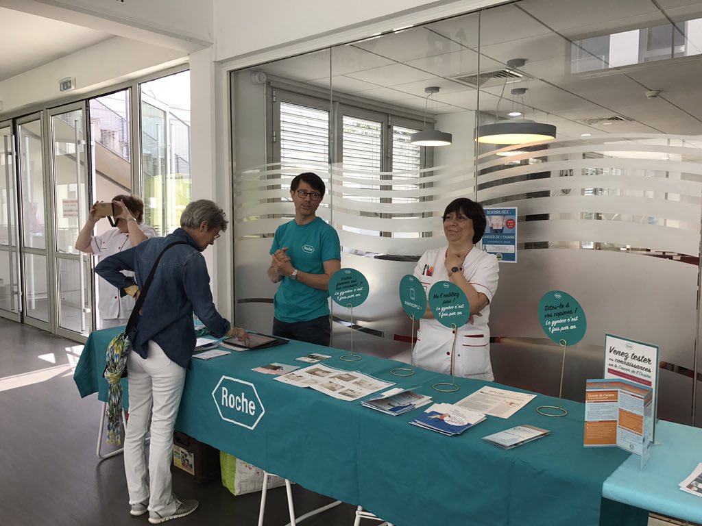 AACCC_87's tweet photo. Toutes sensibilisées au cancer de l'#ovaire ce matin sur le stand dédié au sujet avec @Roche_France #GynecoWeek à #PolycliniquedeLimoges @AACCC_87
@ImagynAsso https://t.co/iVTbM1bMUW