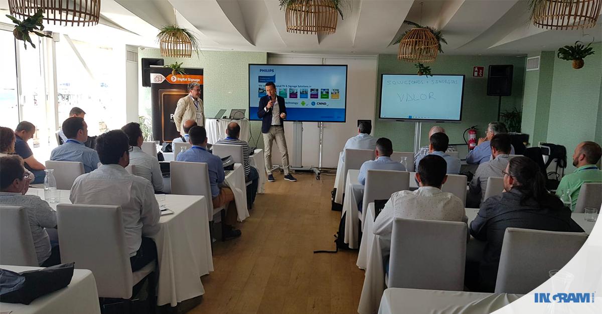 IngramMicroES's tweet image. #IngramProAV
César Sanz Esteban de @PhilipsSpain en su ponencia sobre Professional Display Solutions en nuestro evento de ProAV en Málaga 
#IngramTraining