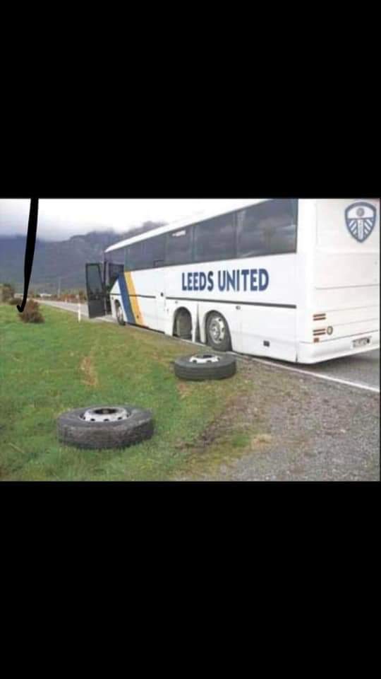 Leeds, Leeds are falling apart again