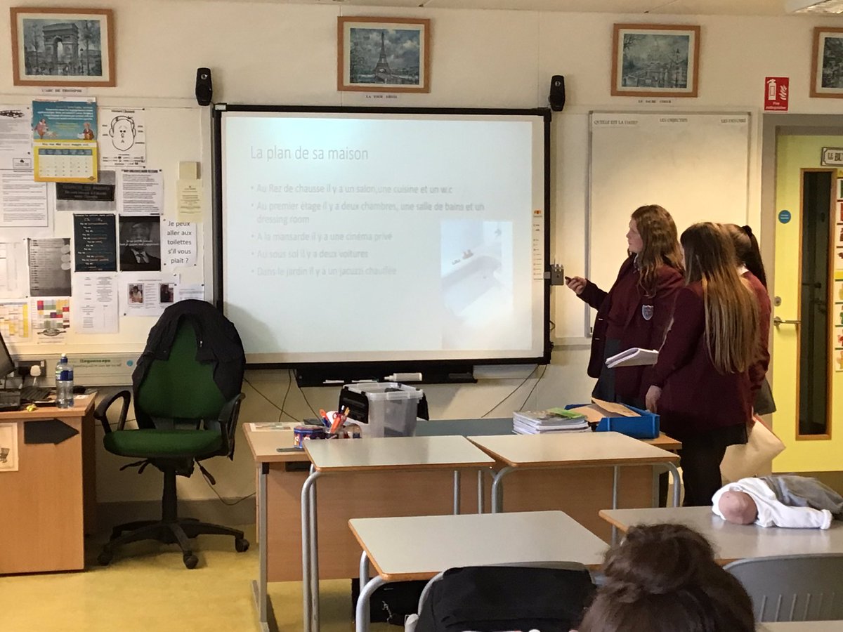 Year 9 groups doing their ‘Cribs’ celebrity presentations #GroupWork #MakeLanguagesInteresting #LifeSkills #mfltwitterati <a href="/SaintFancheas/">St.Fancheas College</a>