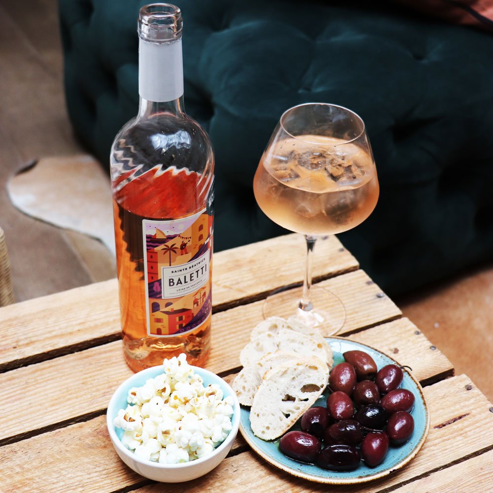 We declare the Rosé Season, officially open ✨
Have you try our delicious Truffle Popcorn? 
#Truffle 
@lepetitballon_uk