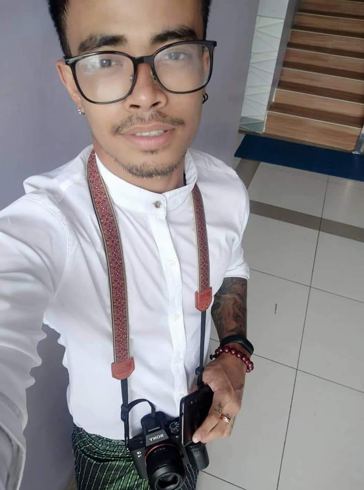 km_phillip's tweet photo. Feelလိုက္​ရင္​​ေဆာ္​​ေတြအ​ေၾကာင္​း ပံု႐ိုက္​ရင္​ဘဲ​ေတြနဲ႔ ႏြဲ႔လိုက္​ရမွ​ေက်နပ္​​ေသာ ဂ်င္​ဇိုး​ေလး လိုးခ်င္​မိ https://t.co/yCfIPYv3Ce