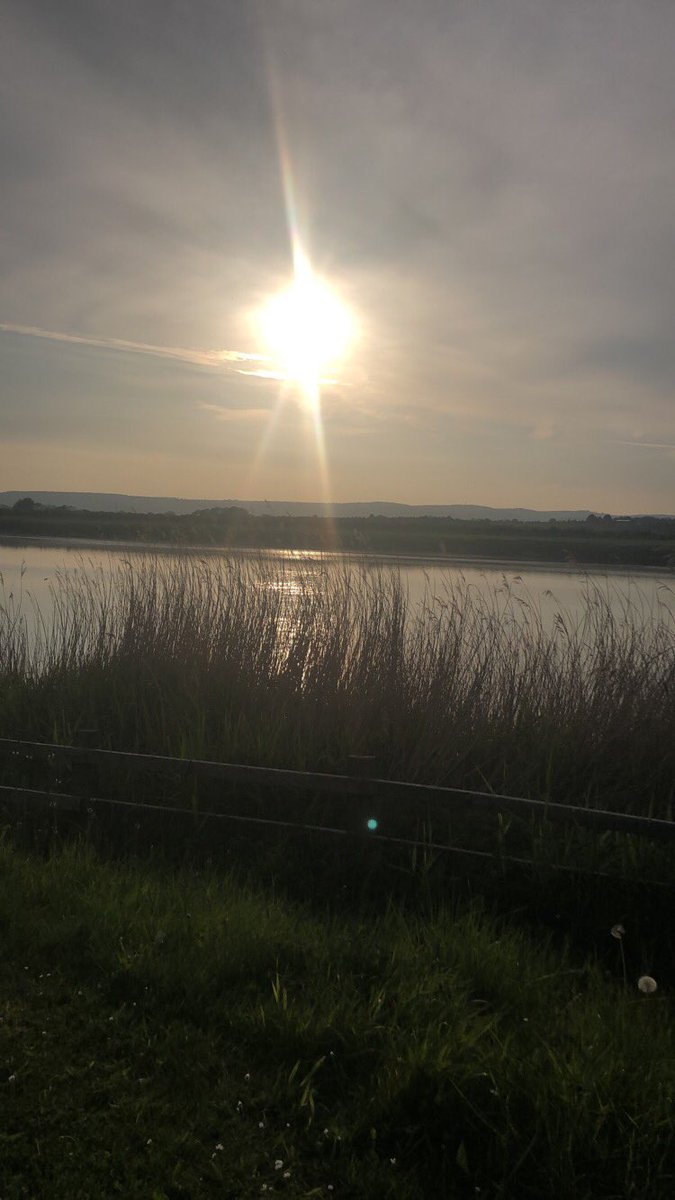 AmyjadeGazzard's tweet photo. Perfect evening at The Anchor - Epney #sunset #sunshine #epney https://t.co/n5THRx6t4H