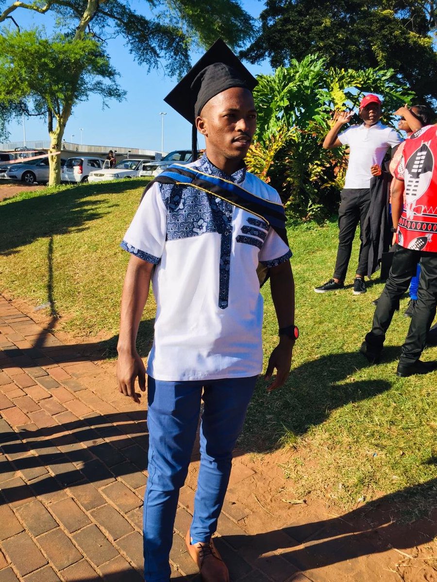 Mr_Kd_Jnr's tweet image. "I Thank God For Lenkabi Engihamba Nazo, Ngiloku Ngiphusha Ngaphanda Nazo, They Made It Baqhoka Amajazi Ngathi I Winter" - @Musiholiq_Nuz  Uma Ngikhumbula Lapho Ngisuka Khona Bekungekho Lula Mara I Made It Any Way"

#DUTGrad19
#FightersMustGraduate
#JusticeForMlungisiMadonsela