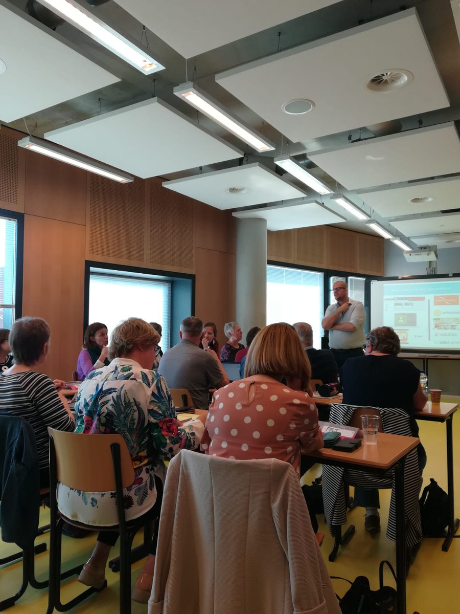 ilaria_FMD's tweet photo. The italian team in the Netherlands to share #competences and #experiences on #flippedlearning in adult education @fmdigitale @ErasmusIDEAL #ErasmusPlus https://t.co/46YjIU2l4H