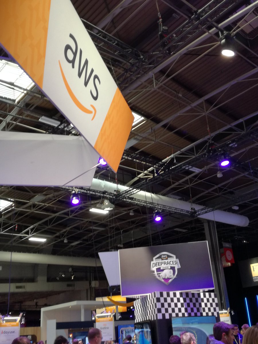 On accélére avec le cloud !
 <a href="/awscloud/">Amazon Web Services</a> <a href="/AWSFrance/">AWS France 🇫🇷</a> <a href="/Gate_31/">Gate 31</a> <a href="/Tnp_Training/">TNP Training</a>