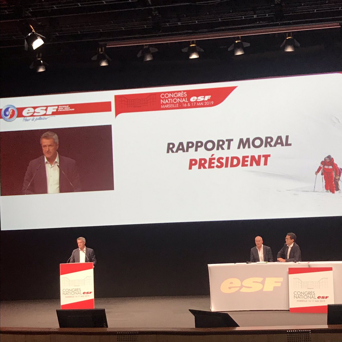 MlaureBRUNET's tweet photo. Congrès national @esf_officiel ! Jour de remise des médailles pour les nouveaux diplômés. Je suis fière d’en faire partie ⛷😃 #rougelegende #pullsrouges @marseille https://t.co/HjTeUnXdIM