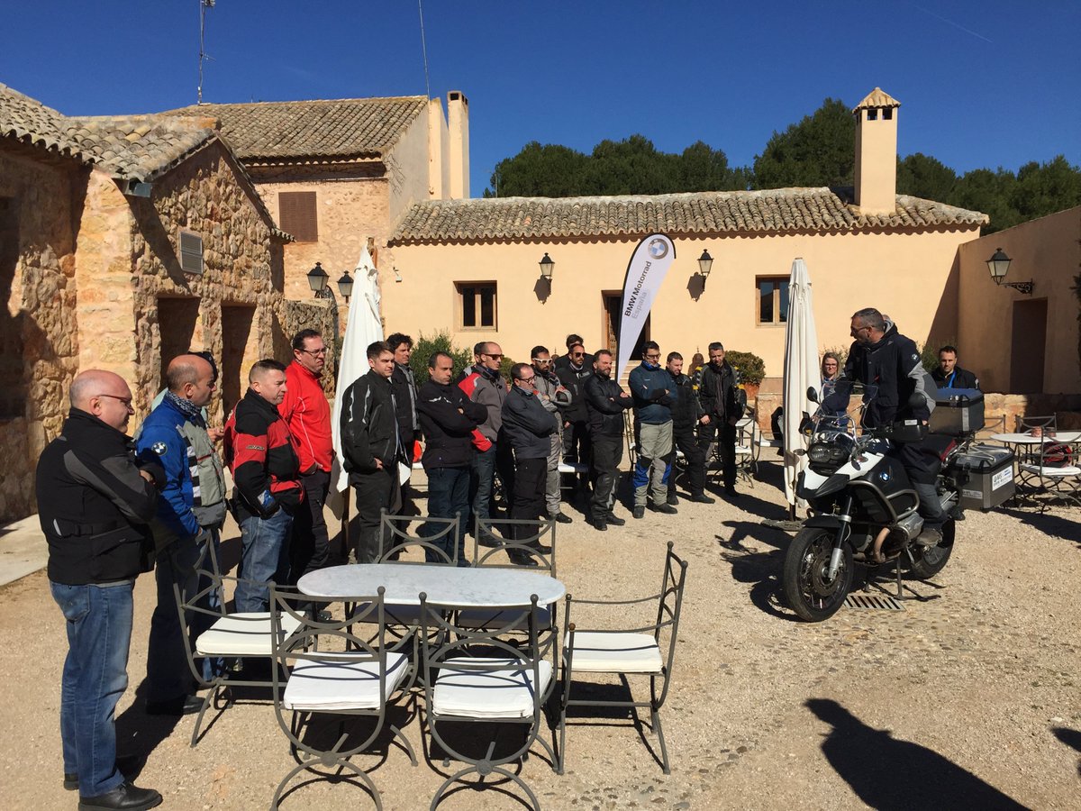 7WorldsEvents's tweet photo. ¡Una más de @BMWEspana! Esta vez tuvimos un evento con @bmwmotorradesp en la #FincaMontealegre. Un evento de formación en el que los asistentes pudieron disfrutar y probar los distintos modelos de las motos de #BMW. ✊🏻👊🏻 #Events #Congresses #Motorrad #Riders #7Worlds https://t.co/rfurneN0JR