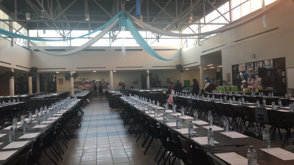 MrsBurnssclass's tweet photo. Over 850 came to celebrate Ramadan at the second annual student success Iftaar! #WeAreDDSB #DDSBSuccess #MEND @MEND_DDSB https://t.co/OCkGAgqBrE