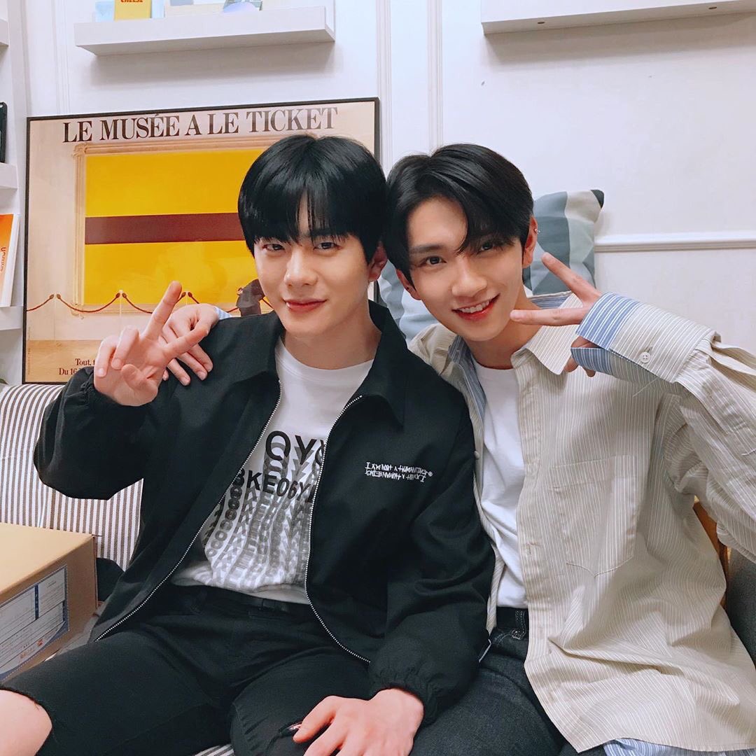 190516 BOY joshua & bomin took a lot more photos