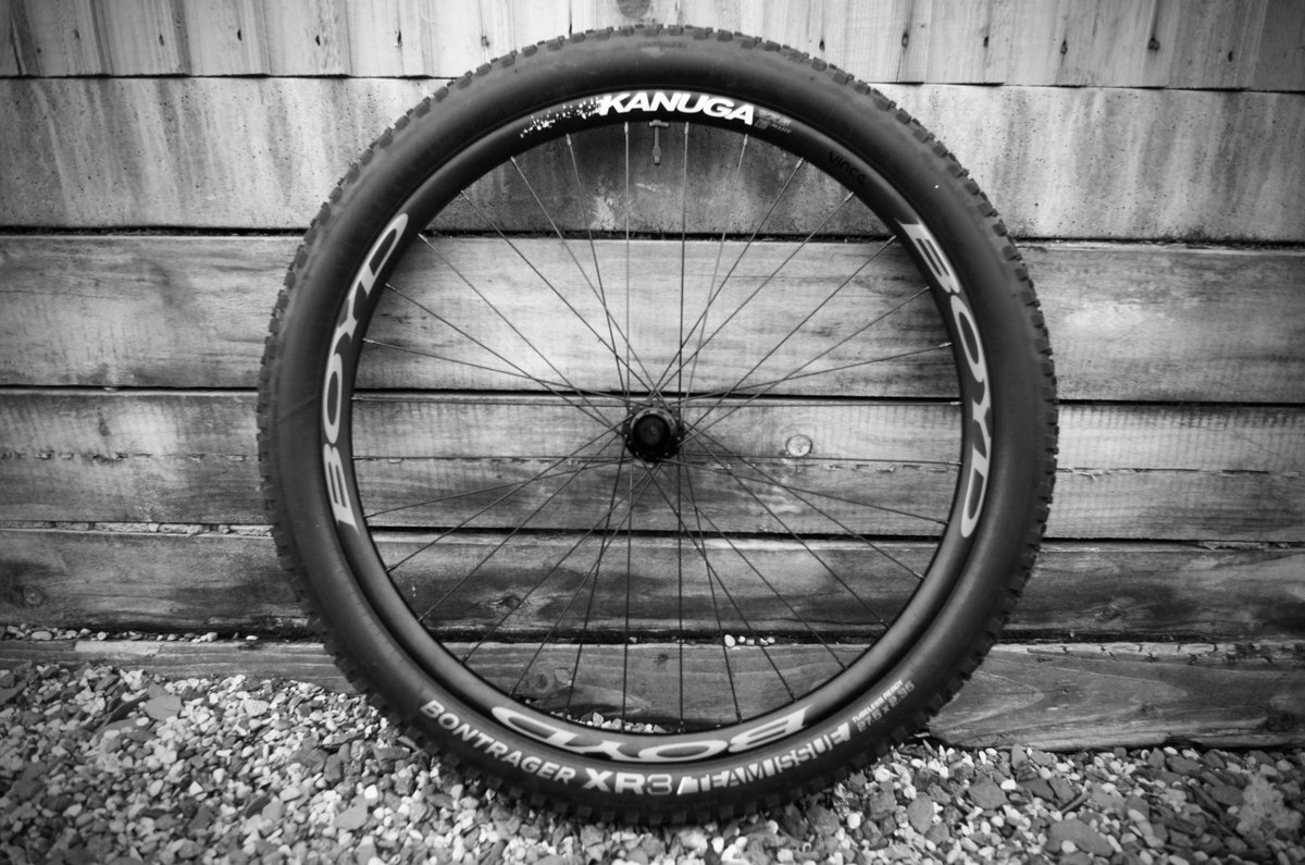 27.5” mtb wheels featuring <a href="/boydcycling/">Boyd Cycling</a> Kanuga rims &amp; DT Swiss 350 hubs, supplied ‘ready-to-roll’ with Bontrager XR3 Team Issue tyres, tubeless tape, valves &amp; sealant.