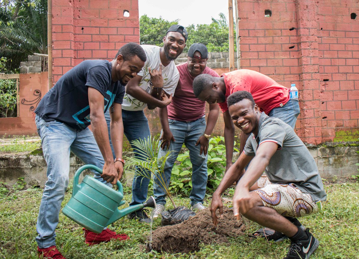 wahamba_ng's tweet photo. "The face of a truly happy man seldom lacks smiles.”😁#Tbt to our 2018  #OYHC volunteer's training section prior to the main camp, where we were taught how to properly plant a tree🌴This was to empower our volunteers with the best knowledge needed to educate our special teens https://t.co/J5GoqiT0B2
