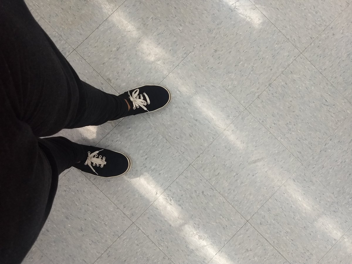 ViolentV4's tweet photo. Morning paypig losers. Time to kneel down 💁. #findom #mistress #cashapp #humiliation #paypig #footfetishnation #feet #sissy #chastity #worship #bdsmcommunity #bdsmlifestyle #kinklife #kinklifestyle #tiedup #kinkcommunity #dommelife #bdsmrelationships #bdsmgirl #feetworship https://t.co/b9hVwqr6ZP