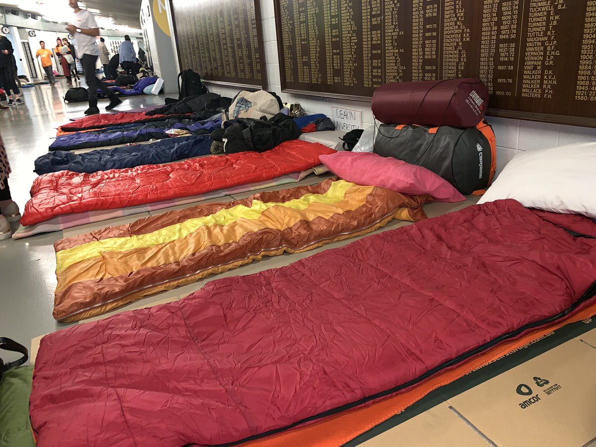 cherylevents's tweet photo. @DeakinSEBE beds are made #SleepAtTheG https://t.co/kZNnyjm1bO