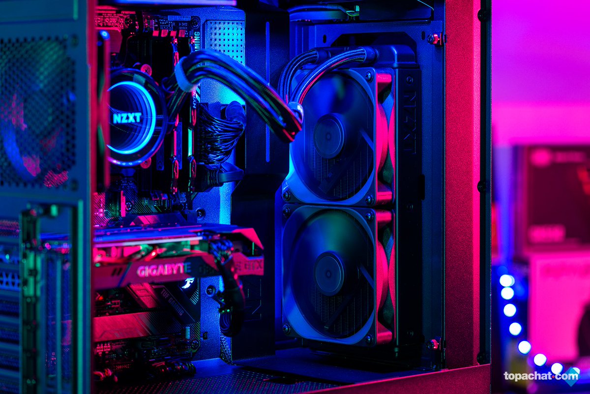 TopAchat's tweet photo. @IntelFrance @HyperXFrance @NetgearFrance @IIYAMAFrance @ASUS_ROG_FR Maximise tes chances d'être tiré au sort, participe aussi à la #Config10 sur Facebook ! #20AnsTopAchat
https://t.co/JFBlwzfQNy https://t.co/0swgCGzVEz