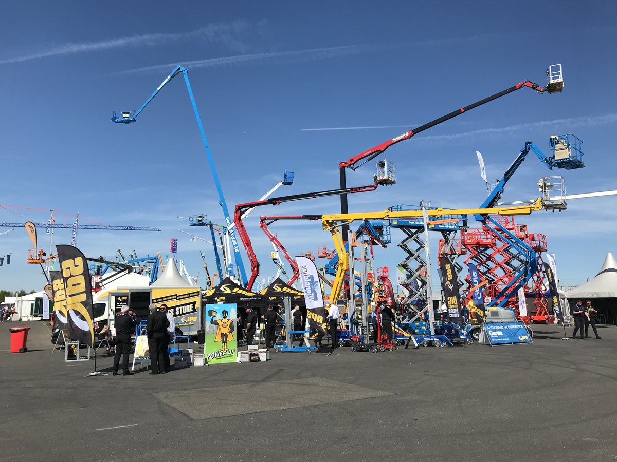 IPSParts's tweet photo. We're here on day two at @Vertikaldays ☀️ Come and visit us on stands 200-301 to take part in our competitions with the chances to win a BoSS X3X or a Super car experience! #VertikalDays #IPSParts #APSMachineSales #BoSSX3X https://t.co/h7ggrPPwcz