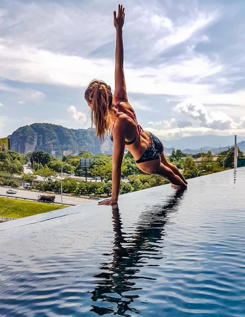 MySwimPro's tweet photo. #PoolYoga Did you know Yoga can provide both physical and mental advantages to your training? It increases flexibility and can help with recovery.
Check out the full blog: https://t.co/5IDLL7Yd3g
๐ท: @nielanieda https://t.co/OjUt0a9Ex8