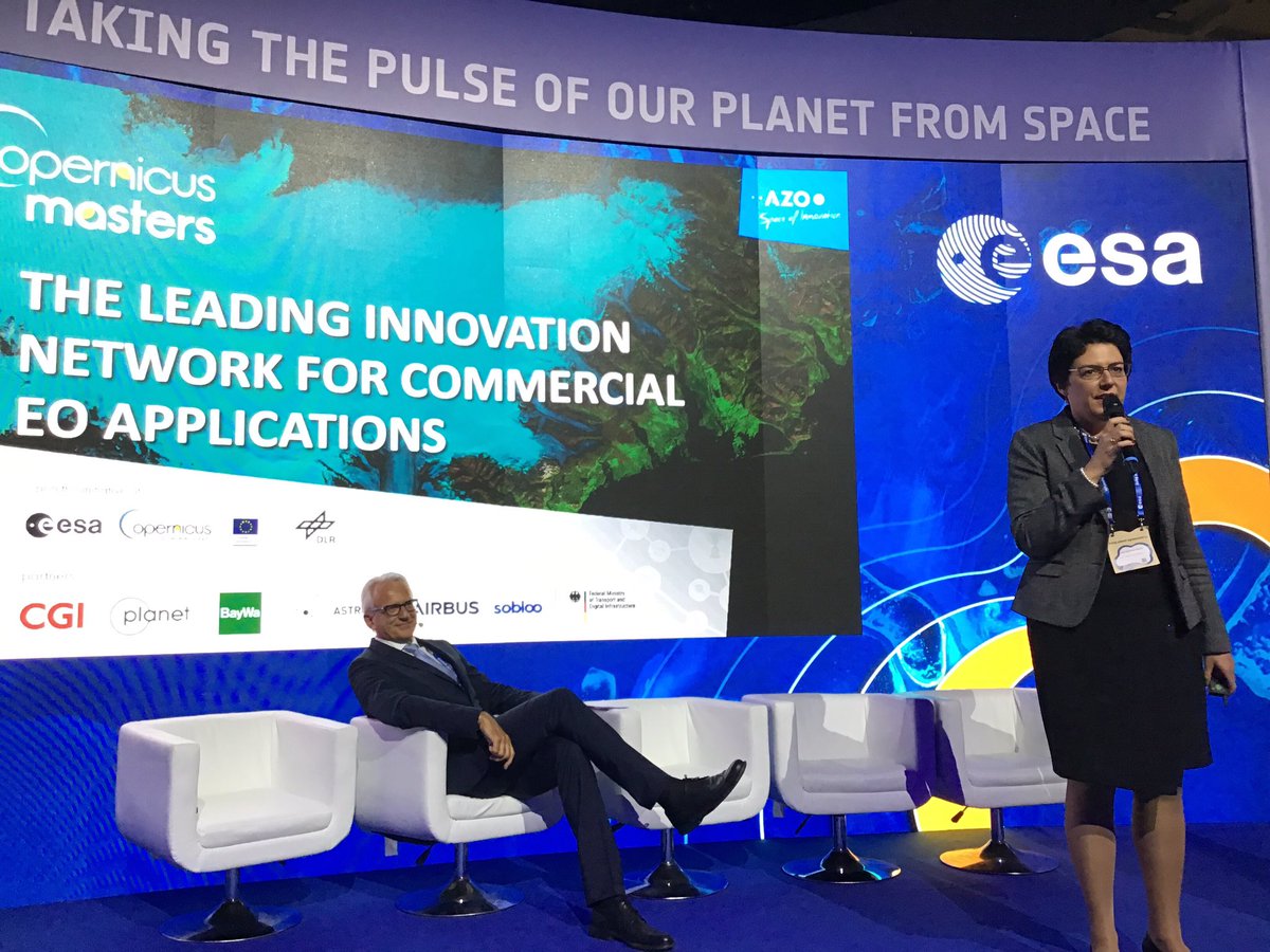franksalzgeber's tweet photo. Daniela from @AZO_space expedient the Copernicus Master #llp19 The Space Oscars https://t.co/RMYhVtGecR