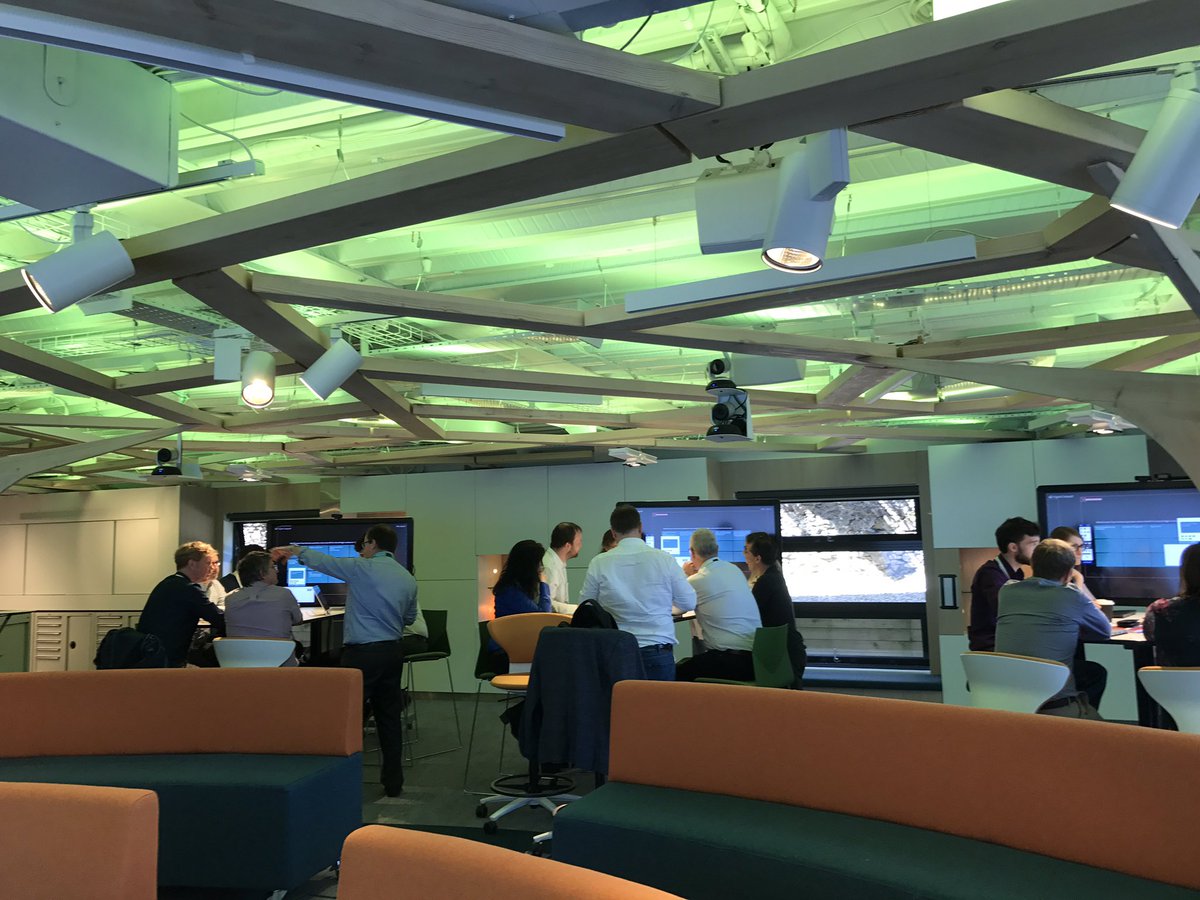 Workshop in full swing as we look at key oil and gas industry challenges and the opportunity for DLT to provide transformative business value @theogtc <a href="/DigiCatapult/">Digital Catapult</a>