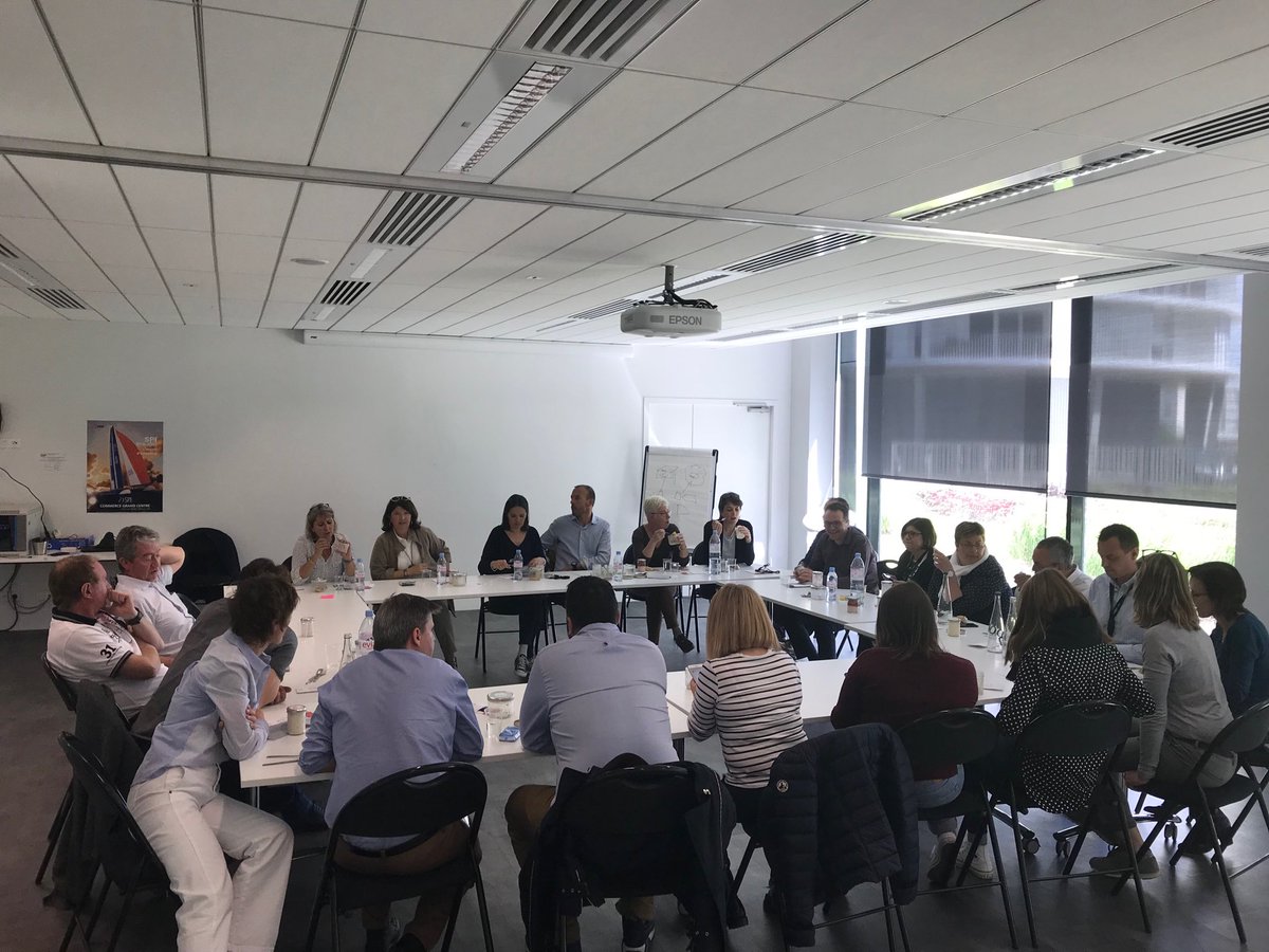 BeaPandelis's tweet photo. Data IT : déjeuner collectif entre les sessions collaboratives et connectées. 🥙🥗🍕. Merci ⁦⁦@GeromeBailleul⁩ , ⁦@Huetjeanluc2⁩ ⁦@cath_RND⁩ https://t.co/yitpFf8WAn