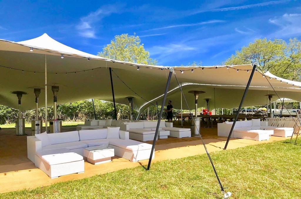TentickleUK's tweet photo. What a dream wedding set up 😍👰🏻🤵🏻

Here, our 15 x 30 metre stretch tent provide the perfect stylish setting for this gloriously sunny wedding in Anglesey ☀️ 

Get in touch today to discuss you event requirements, drop us a message or email us directly! https://t.co/BFrHDMfOUC