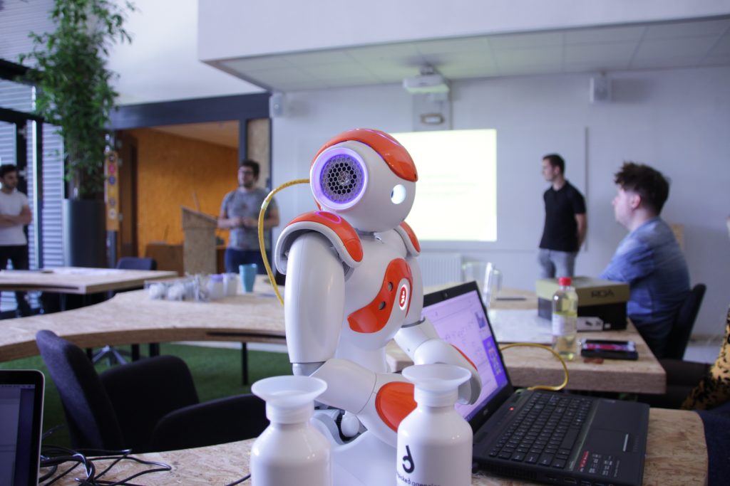 Op 21 juni organiseert Quint samen met @amarantgroep een ontbijtsessie over de #digitale #transformatie bij zorgorganisaties. We gaan met elkaar in gesprek over hoe een zorgorganisatie haar innovatief vermogen kan aanwenden en activeren. okt.to/ZS37ej