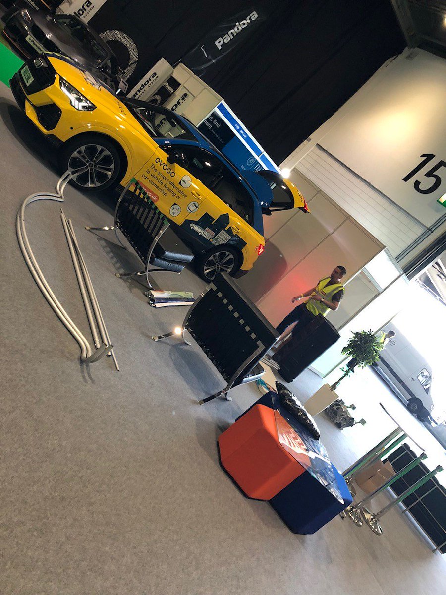 mikebrewermotor's tweet photo. The @driveevogo and @mikebrewermotors team setting up the stand at the London Motor Show. 🚗
Go and visit them and Mike Brewer at The Excel Center - London 🚘🚗😎 

#driveevogo #goevogo #evogo #mikebrewer #mikebrewermotors #thelondonmotorshow #london #carsales #carrental https://t.co/t85233Bscd