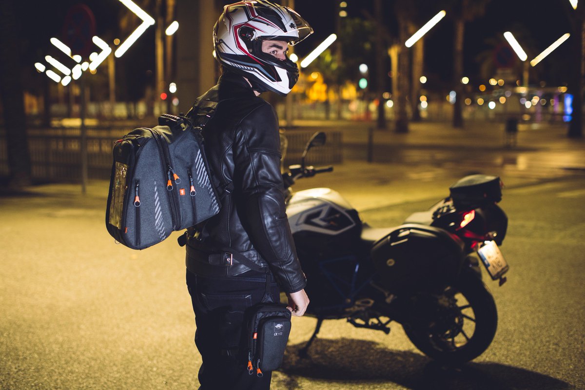 Kappamoto1's tweet photo. On the road from light to dark.

#kappamoto #rideyourlife https://t.co/EkjLDjuKQj