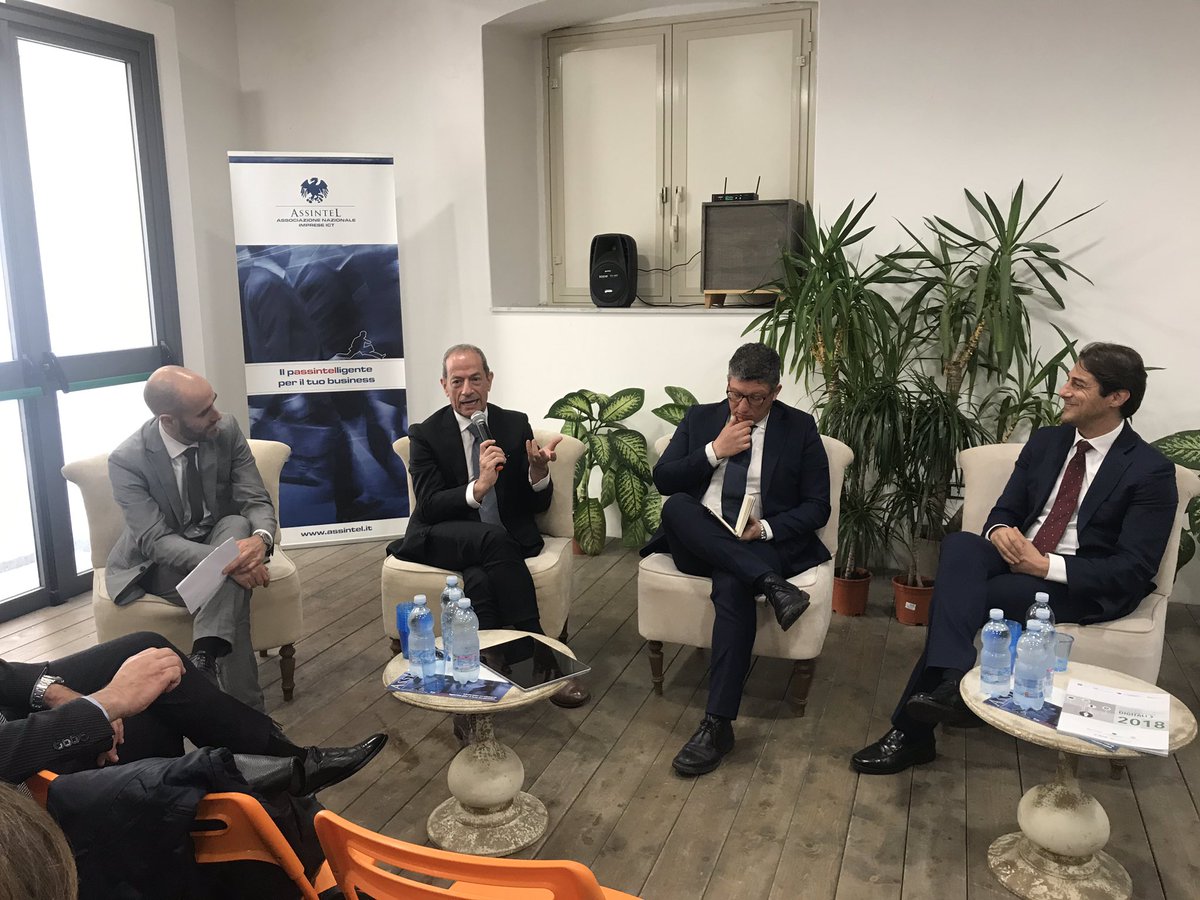 AssintelSicilia's tweet image. Fabio Rizzotto presenta gli sponsor dell’Assintel Report: Adfor, Noovle, Etna Hitech