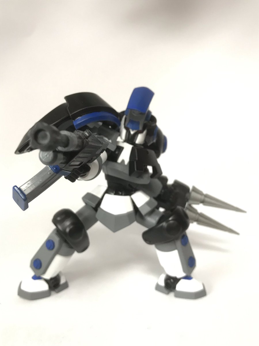NowTkc's tweet photo. 本日のしんさ〜く!
LBX『B-less(ビーレス)』
アキレス×デクーのアキレスベースの方です。
武器はリスキャッターガン、ツインパイルガーター。
名前の由来や本体の設定はショートストーリーで公開?するやも…
#LBX
#LBX_RS
#LBX_AxD
#ダンボール戦機 https://t.co/1DMicWMetE