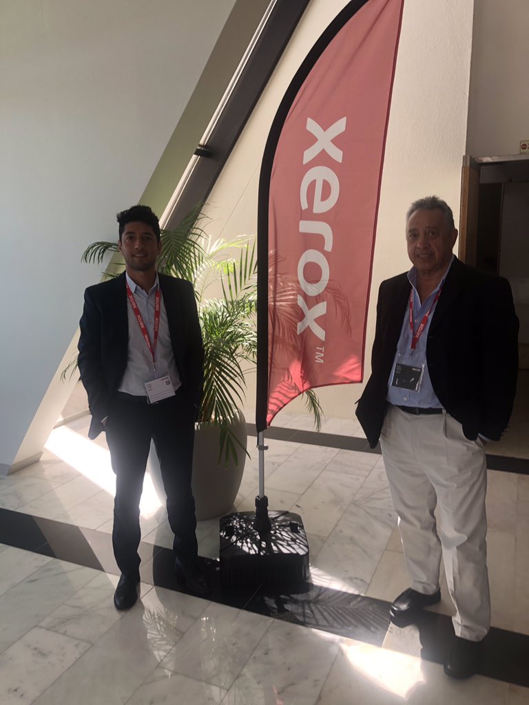Copicyn's tweet image. Compartiendo entre colegas , la nueva tendencia en el mercado digital. #XeroxForum .