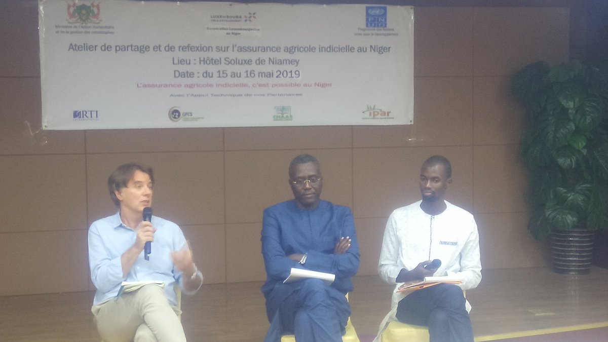 ouspouye's tweet photo. CNAAS (M. Fall), RTI (M. Voisard) et IPAR (Mame Mor) partage l'expérience du Sénégal avec les avec les acteurs du Niger. 
@IPAR_ThinkTank 
@mamemorantasyll https://t.co/jXFew8HTlQ