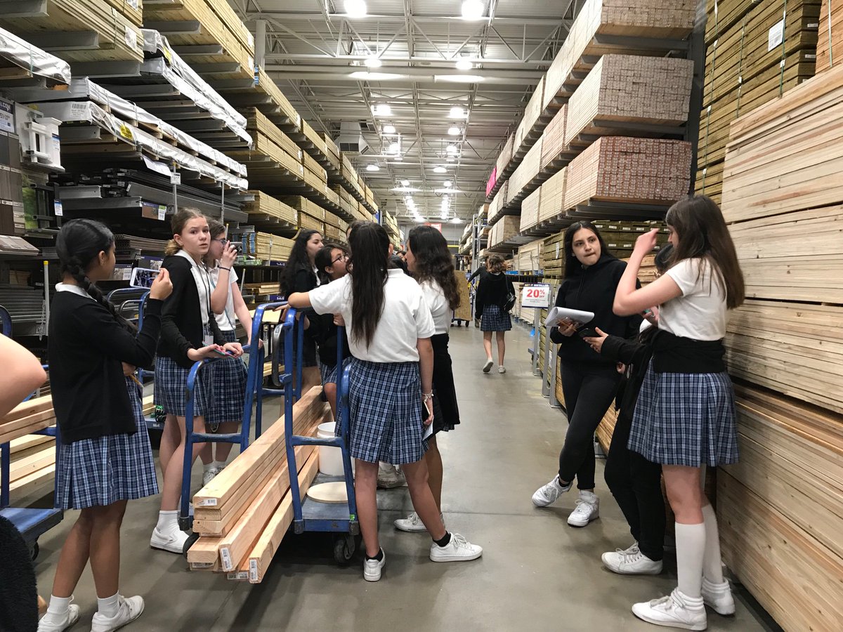 ArsRopes's tweet photo. Team AIMN / Group D working together to buy items for the project! Keep up the good work! #StarsSmart #girlswhobuild #STEAM #AISDproud #MakersED https://t.co/GvioecImfK