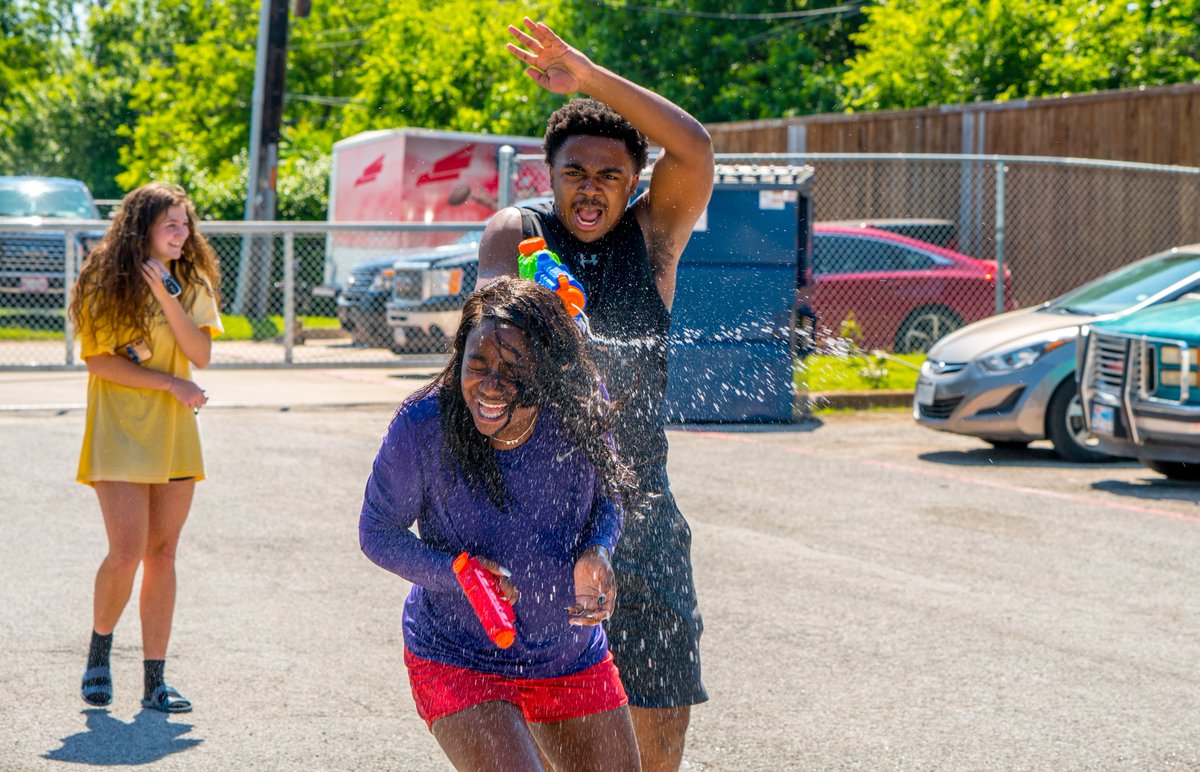 BishopDunne's tweet photo. That's a wrap! @Dunne2019 soaked up every second of their last day on campus! Next stop...GRADUATION! #seniors2019 #falconpride https://t.co/VxJxGkKsg3